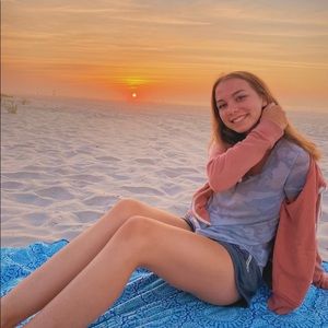 Meet your Posher, Julie